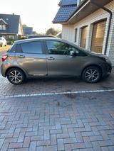 Toyota Yaris 1,5-l-VVT-i Hybrid CVT Y20 Club Y20 Club - Toyota Yaris: Y20 Club