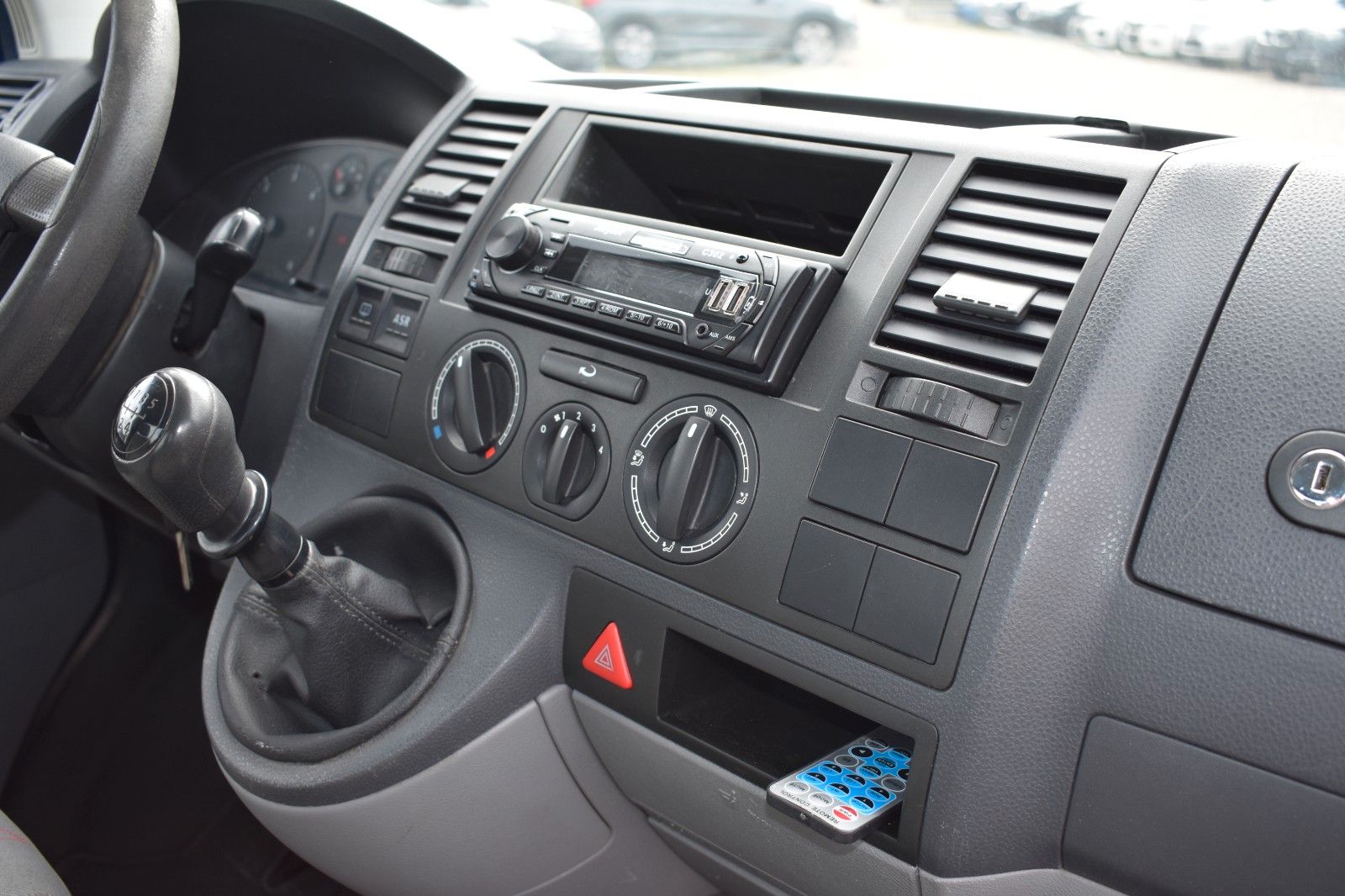 Fahrzeugabbildung Volkswagen T5 Transporter Pritsche Pritsche