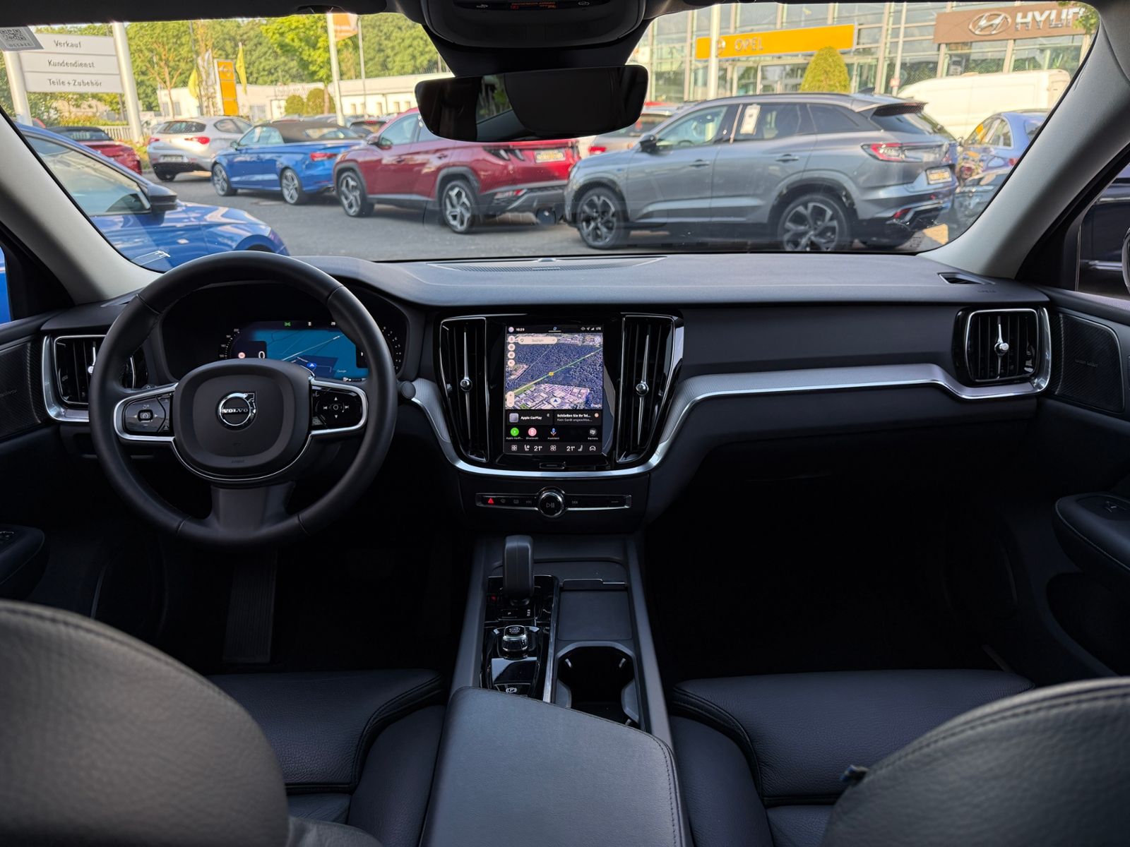 Fahrzeugabbildung Volvo S60 Lim. Plus Dark PANO H/K LED 20"
