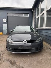 Volkswagen Golf - 2