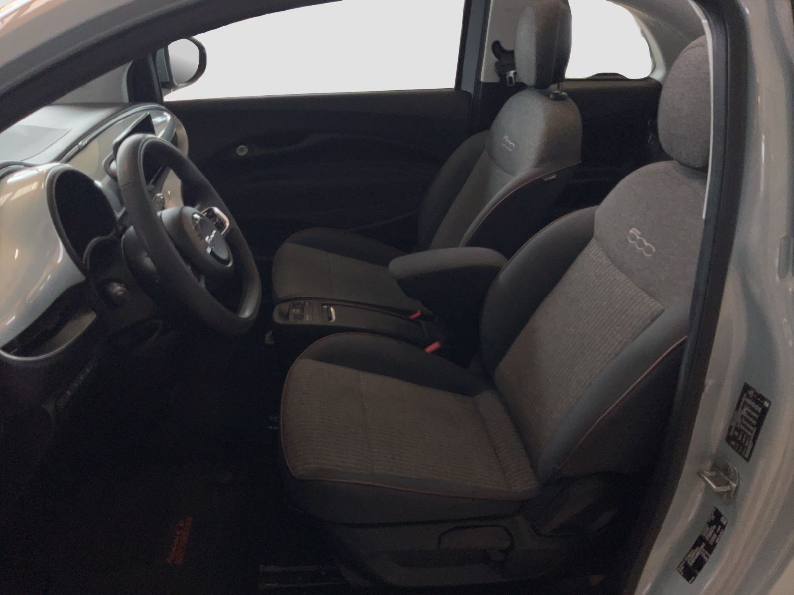 Fahrzeugabbildung Fiat 500 e Icon Cabrio Winter-Komfort Paket/Allwetter