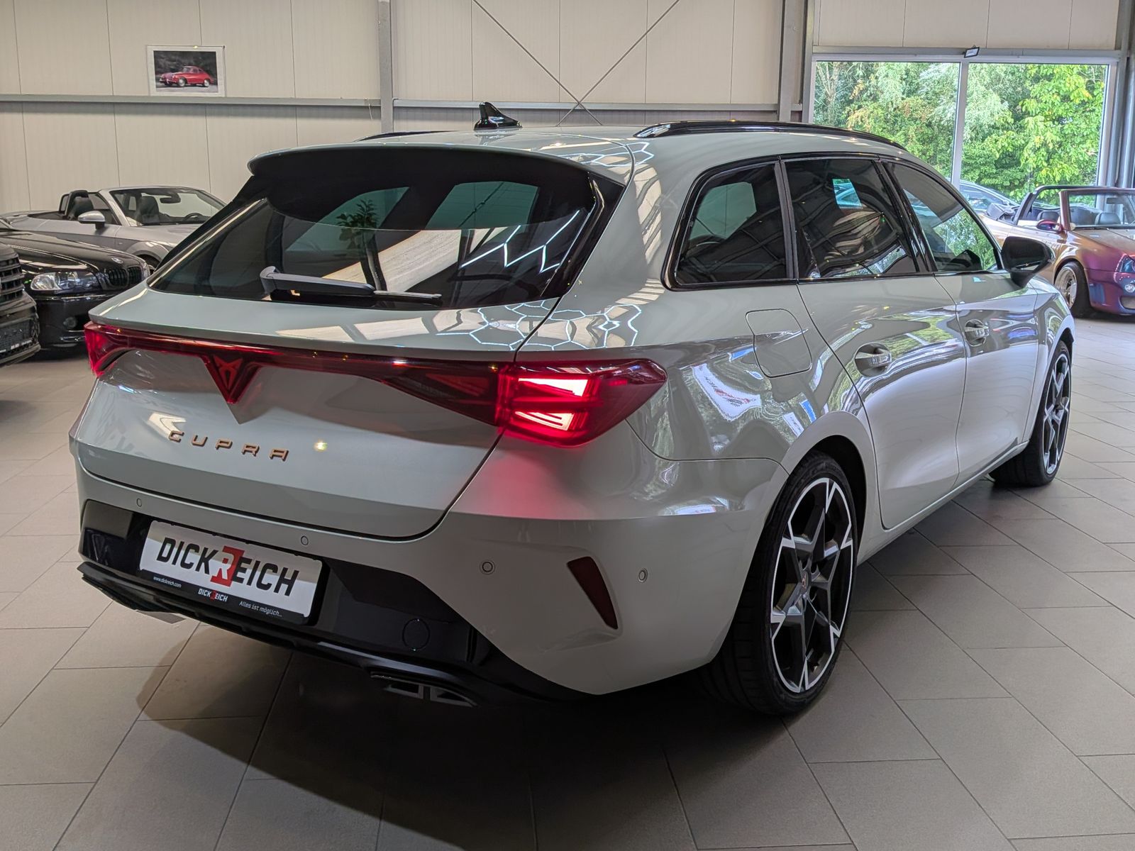 Fahrzeugabbildung CUPRA Leon 1.5 eTSI DINAMICA*MATRIX*ACC*PANO*AHK 5J-Ga