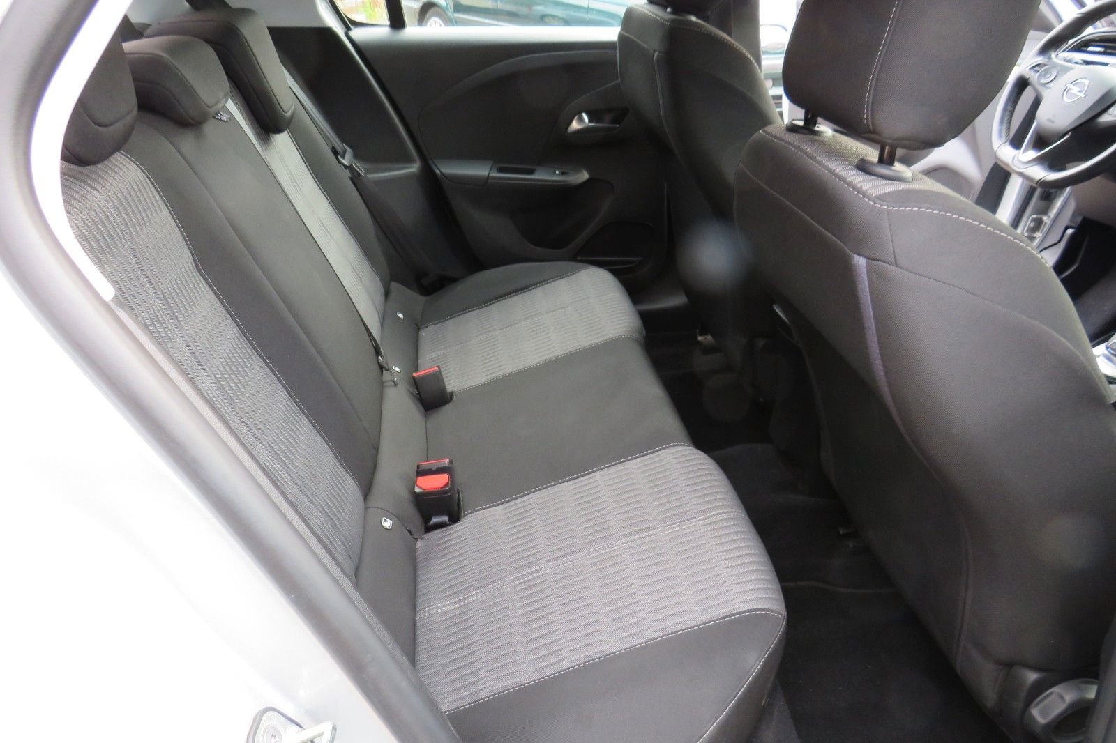 Fahrzeugabbildung Opel Corsa F Edition AUTOMATIK NAVI SITZH. PDC 1.HD
