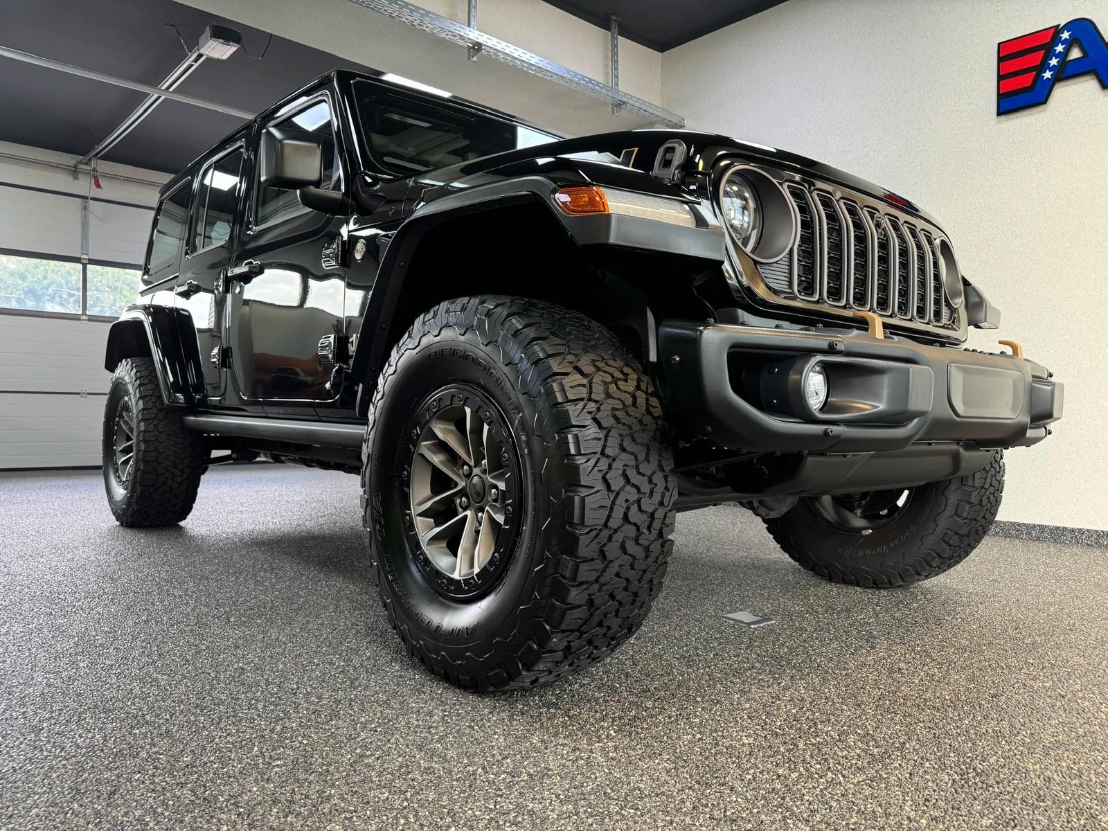 Fahrzeugabbildung Jeep RUBICON 392-6.4L HEMI V8-RECON 35"-STEEL BUMPER