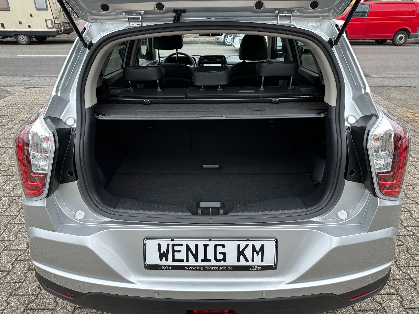 Fahrzeugabbildung Ssangyong Tivoli 1.5 T-GDi Onyx LEDER NAVI AHK