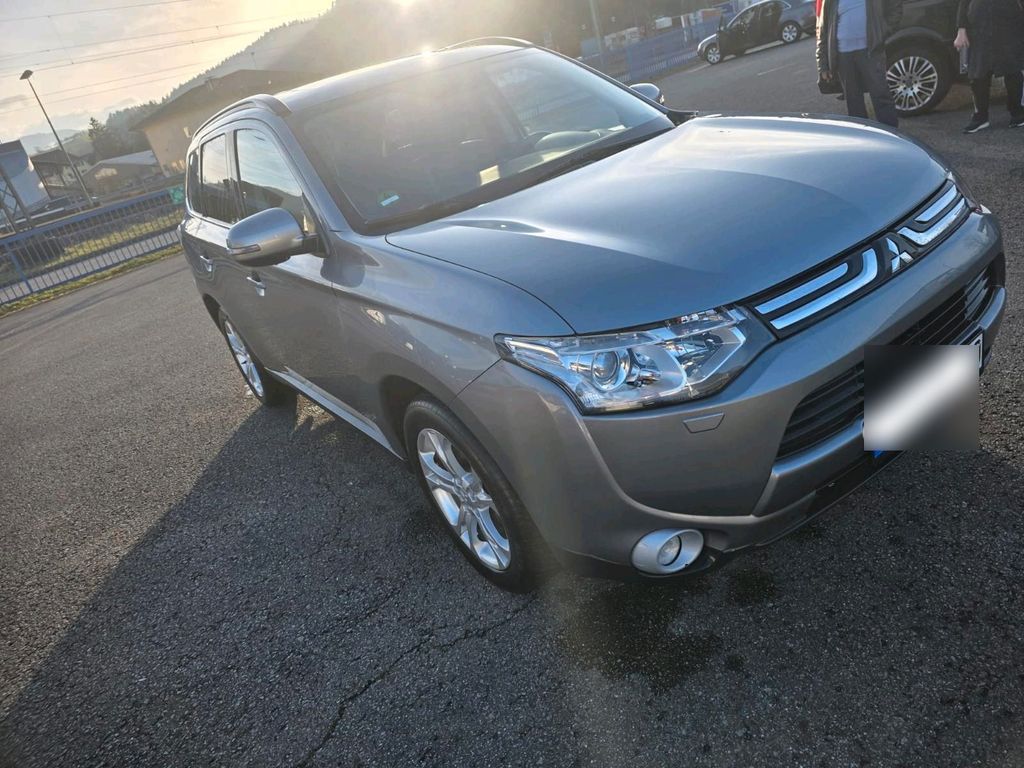 Image of Mitsubishi Outlander