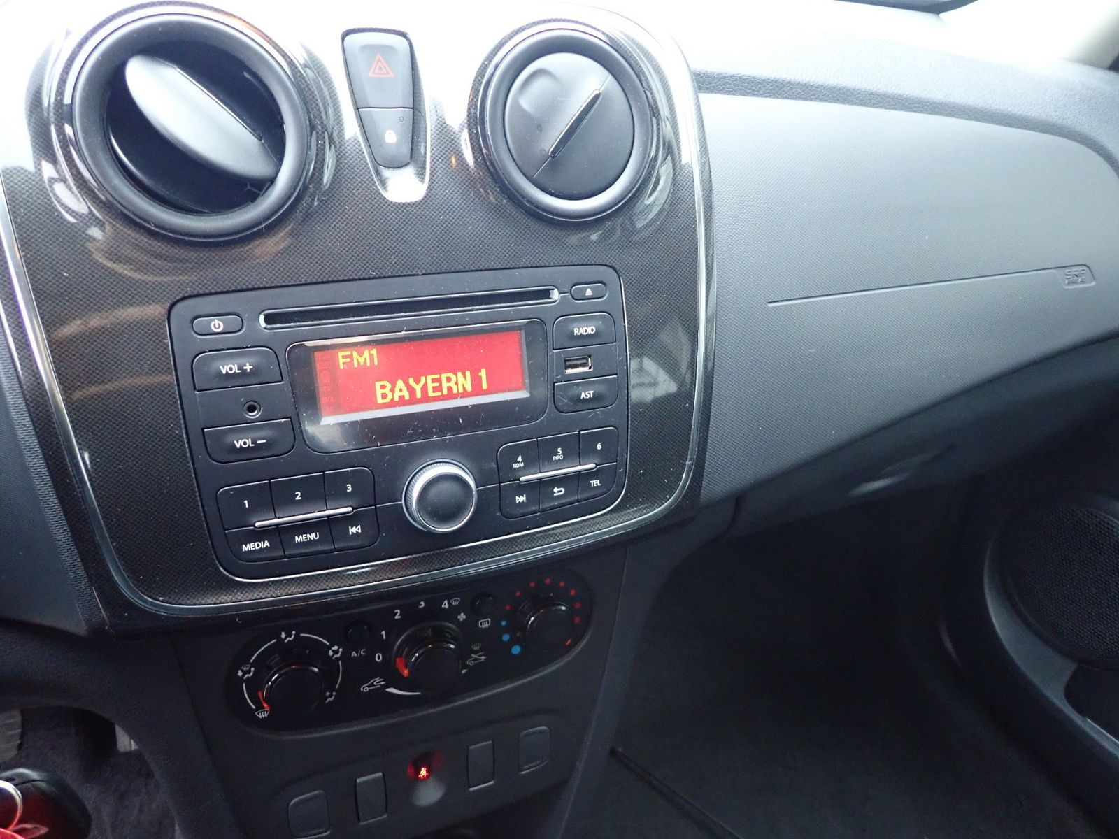 Fahrzeugabbildung Dacia Sandero II Essential SCe 75