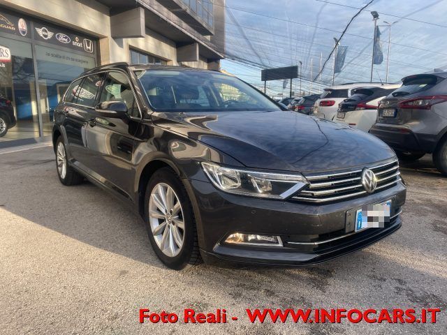 Volkswagen VOLKSWAGEN Passat Variant 1.6 TDI 120 CV DSG Bus