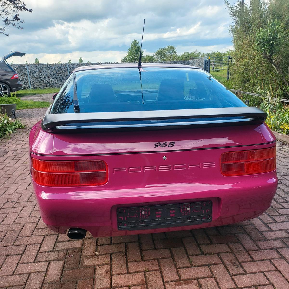 Porsche 968 in Sternrubin/Schwarz extrem selten TOP 
