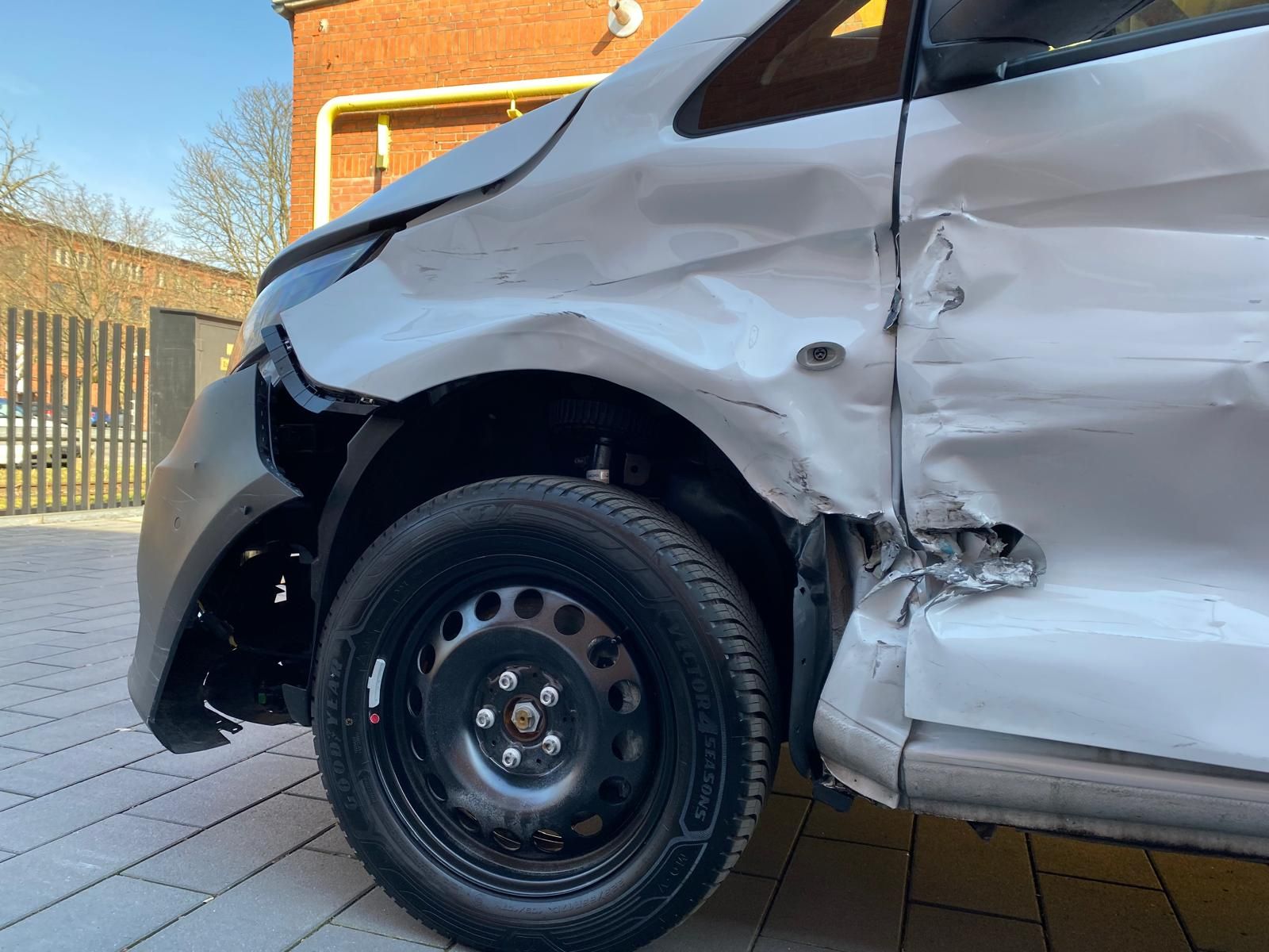 Fahrzeugabbildung Mercedes-Benz Vito 116 d 4x4 PRO Lang/AHK/RFK/Navi/STHZ