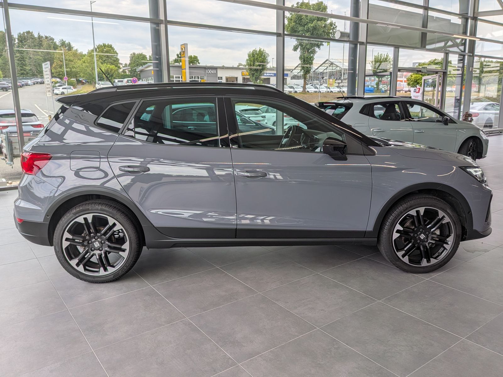 Fahrzeugabbildung SEAT Arona 1.5 TSI FR-LINE Black AHK*ACC*KAMERA*LED