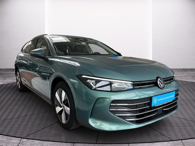 Fahrzeugabbildung Volkswagen Passat Variant 1.5 eTSI DSG BUSINESS NAV AHK KAM