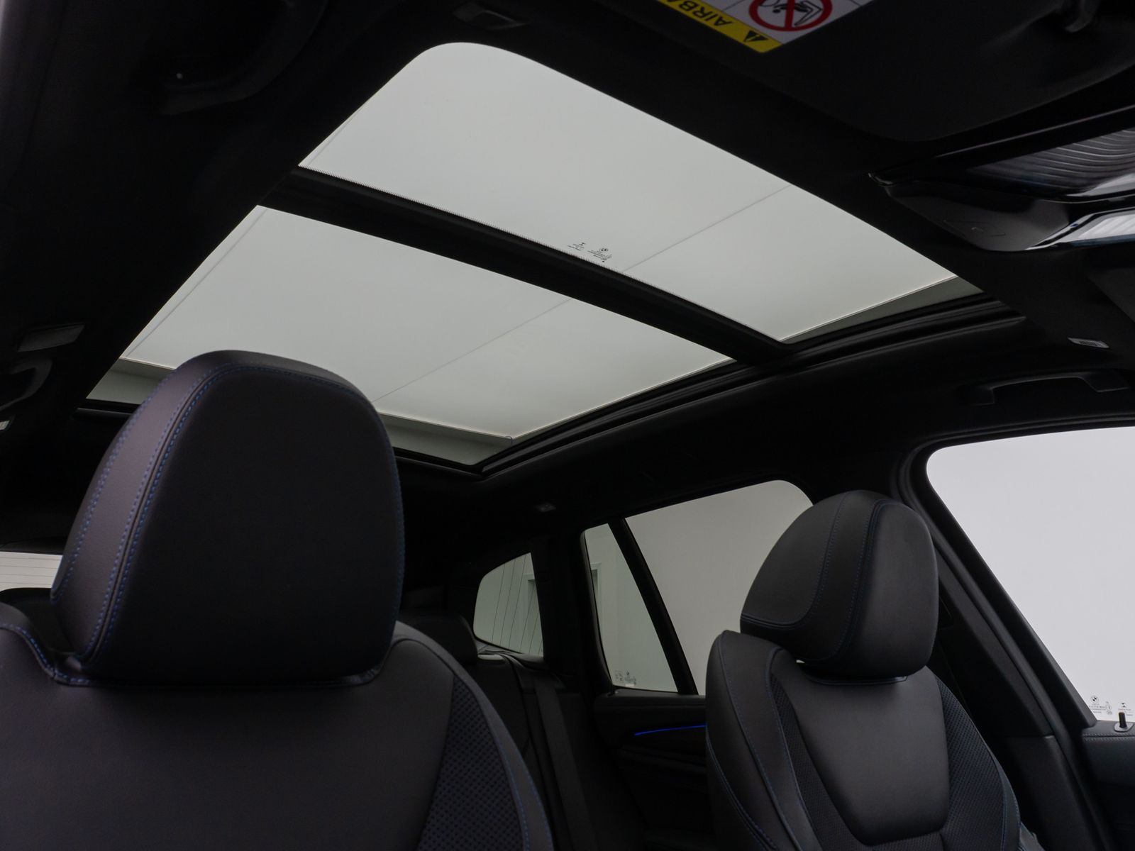 Fahrzeugabbildung BMW X3 M40d Panorama 360° HUD DAB H/K AHK Komfort