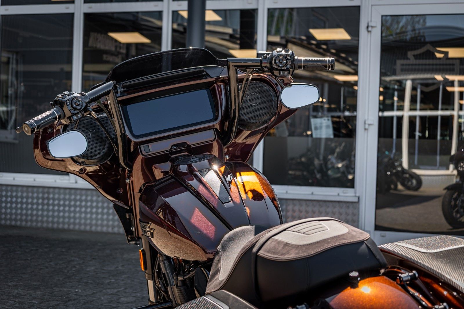 Fahrzeugabbildung Harley-Davidson CVO Street Glide FLHXSE 121 Cui - Jekill & Hyde