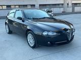 Alfa Romeo 147 1.6 16V TS 5P. Distinctive 45.000 - Alfa Romeo 147: Distinctive