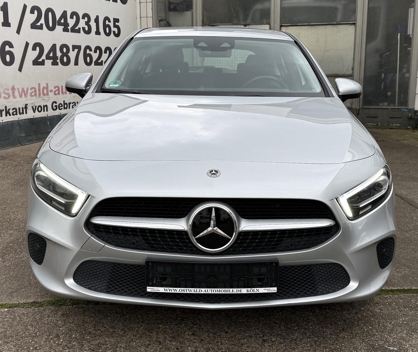 Mercedes-Benz A 250e Edition MULTIBEAM MBUX KAM LED LEDER HYBR