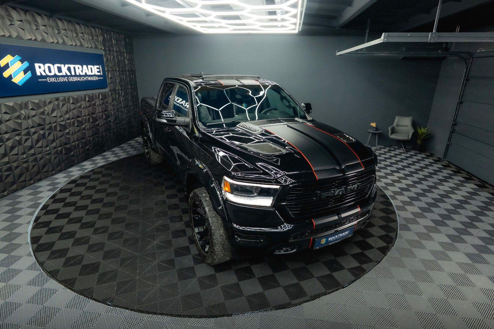 Fahrzeugabbildung Dodge RAM 5.7 V8 HEMI 4x4 NIGHT LARAMIE *Pano*RAMBOX*