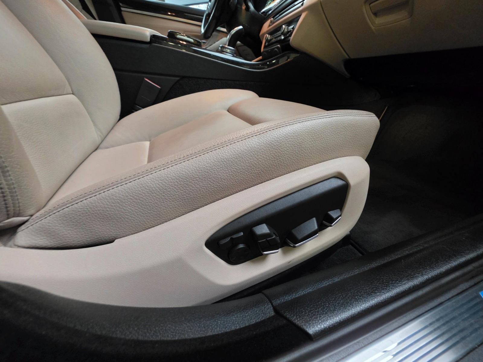 BMW 530d xDrive Touring M-Sportpaket FROZEN/Pano/AHK
