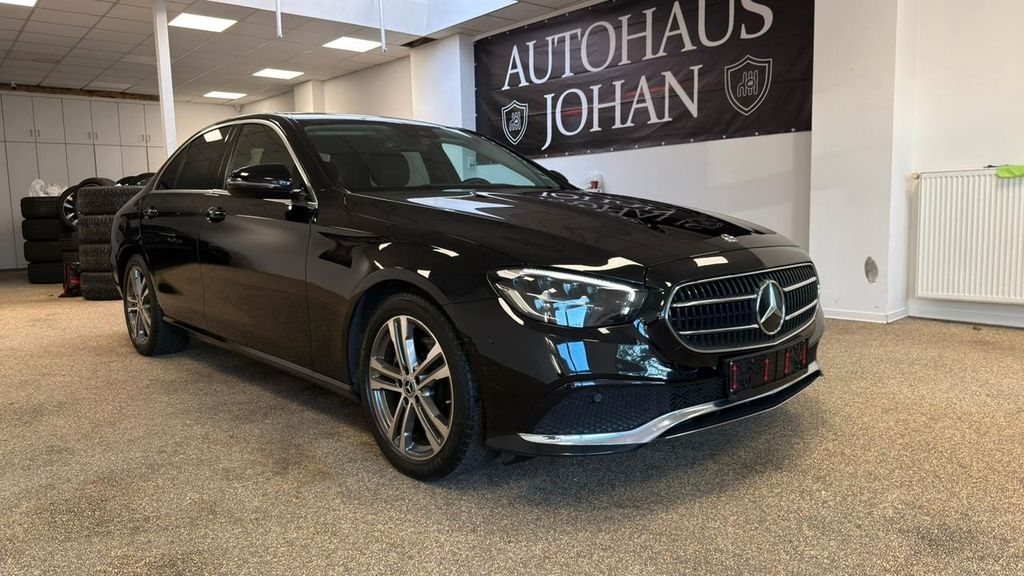 Image of Mercedes-Benz E 220