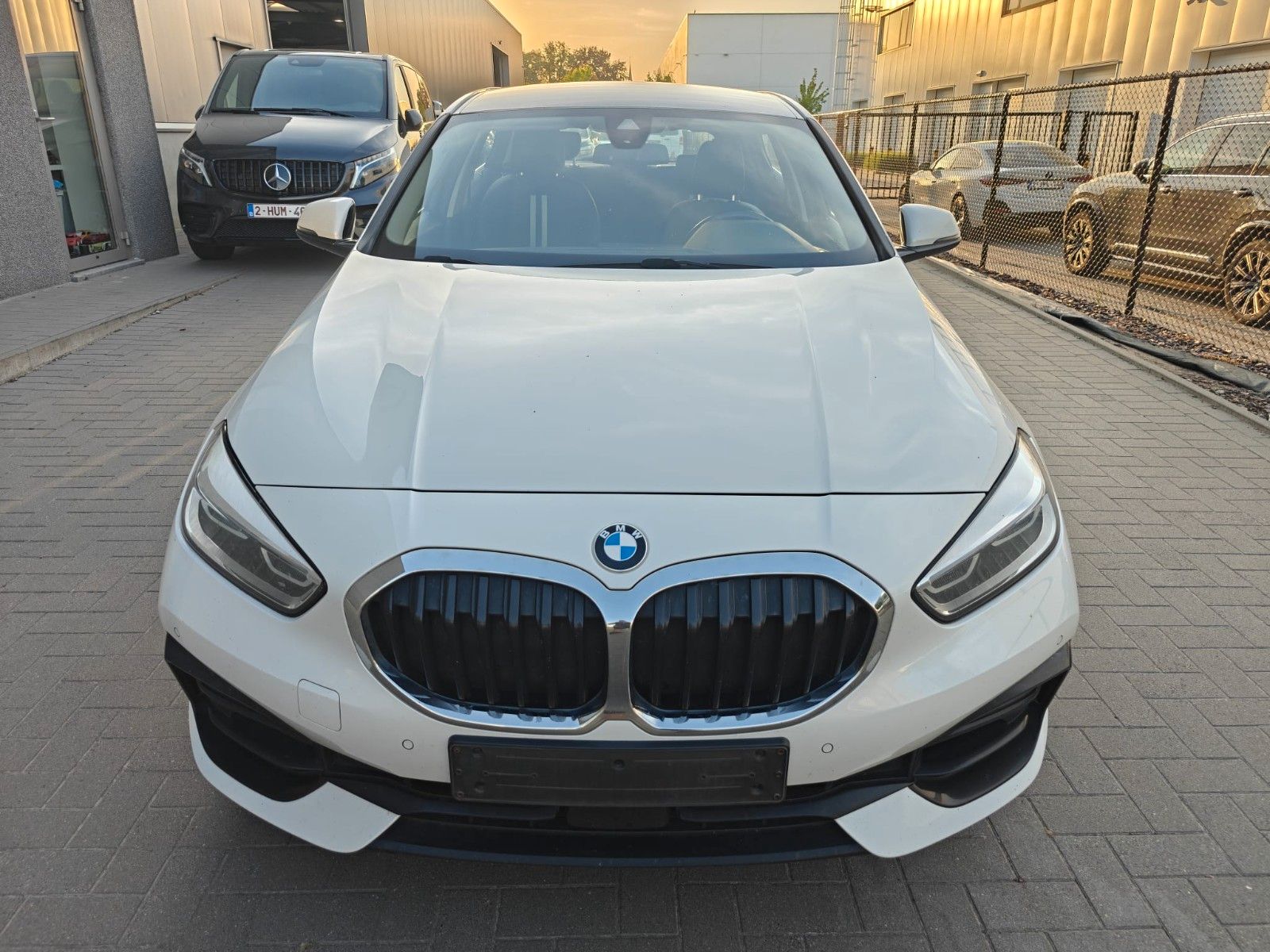 BMW 118i SPORTLINE F40 NAVI LED ALU 17