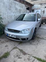 Ford Mondeo 2.5 V6 Ghia - Ford Mondeo aus 2002: Ghia