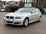 BMW 318i 3 Touring*NAVI*XENON*SHZ*PDC*SEHR GEPFLEGT* - BMW 318 aus 2010: Kombi, 318i