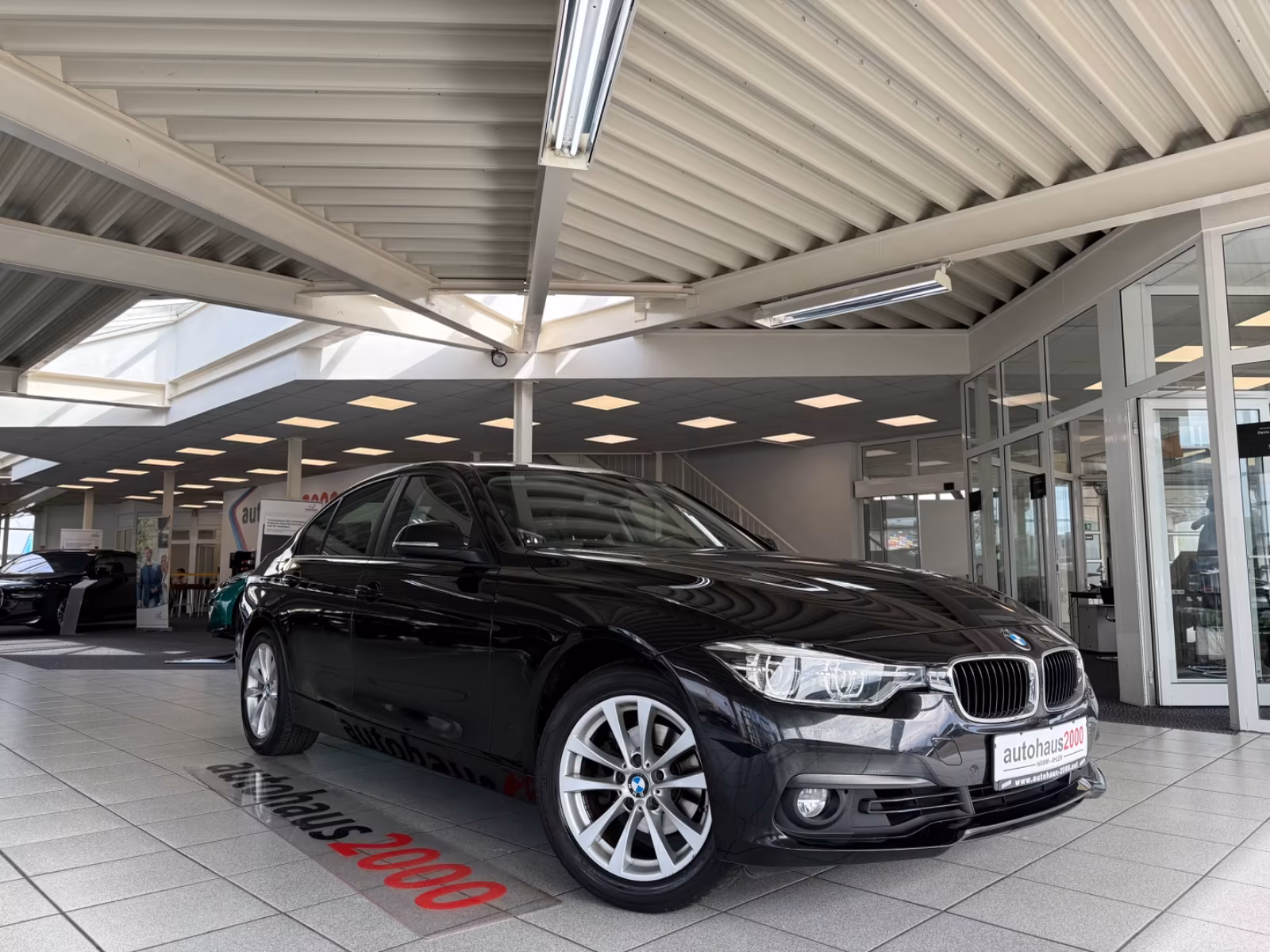 BMW 320i Lim. AUT./LED/NAVI/PDC V-H/BT/TEMPO