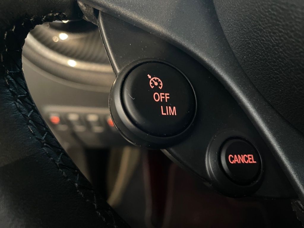 Fahrzeugabbildung Smart EQ ForTwo Exclusiv Pano LED Sound SHZ Navi KAM