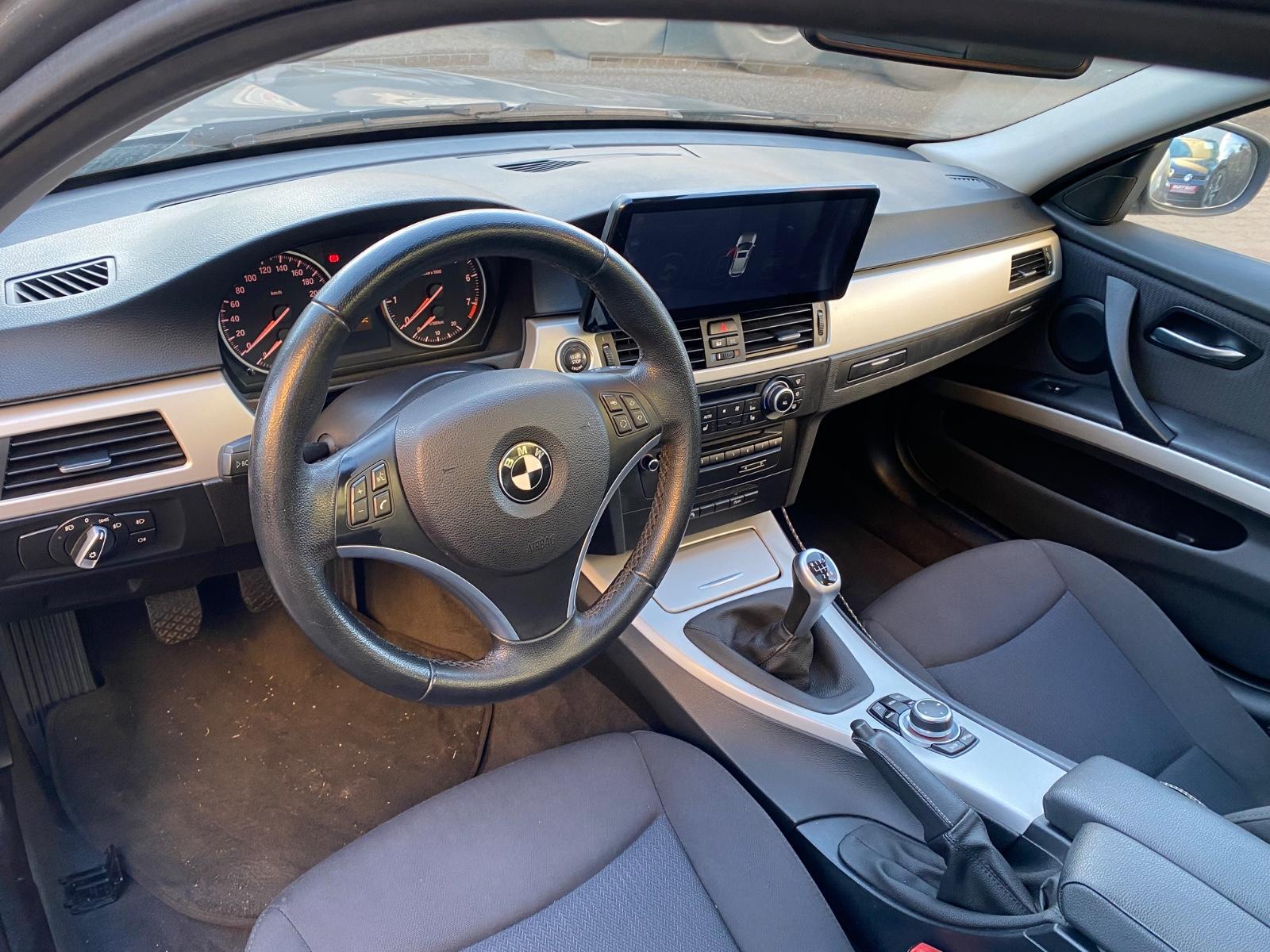 BMW 320 2009 — photo 7