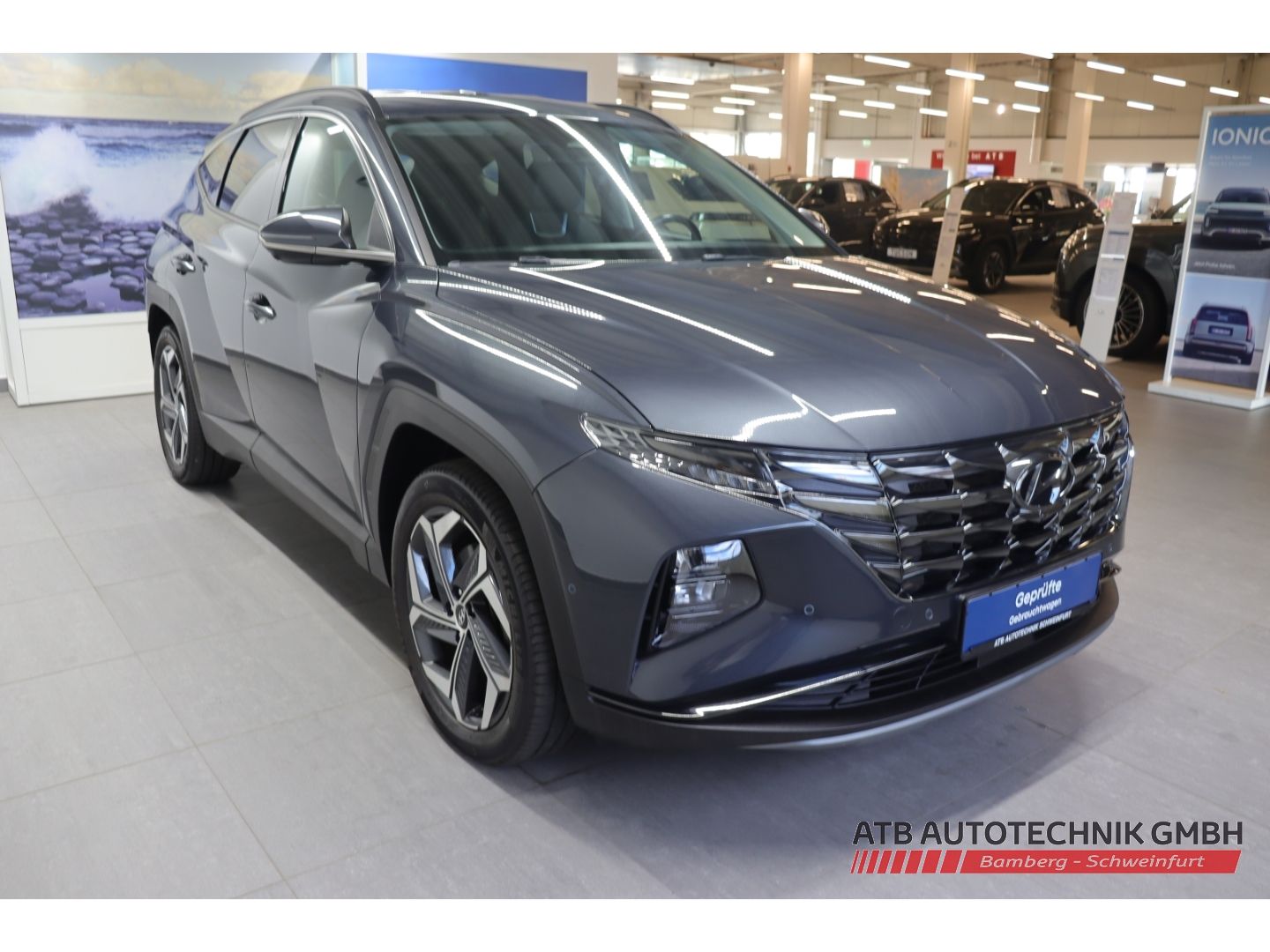 Fahrzeugabbildung Hyundai Tucson Prime PHEV 1.6 T-GDi 265PS 6-AT 4WD 97,7%