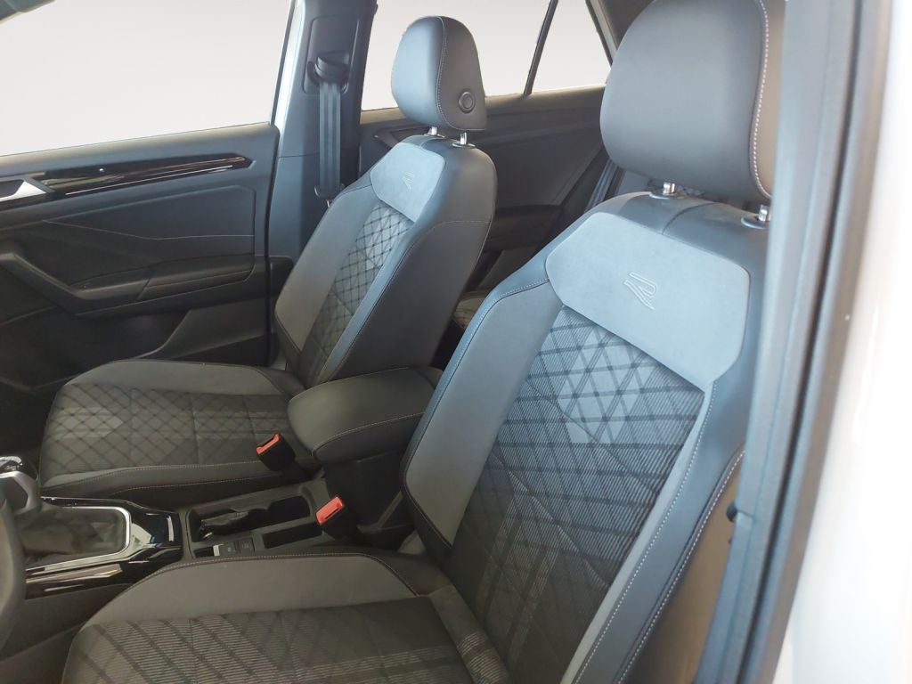 Fahrzeugabbildung Volkswagen T-Roc 1.5 TSI DSG R-Line AHZV LED ACC
