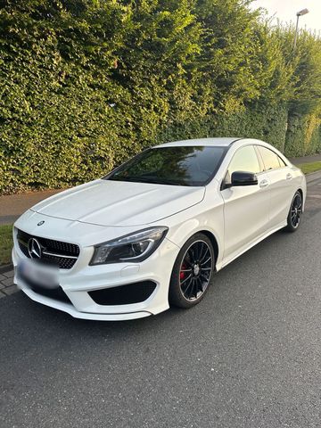 Mercedes-Benz Mercedes CLA 250 AMG + Night Paket