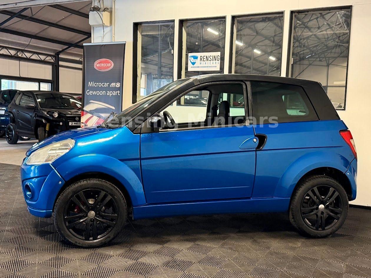 Ligier IXO Blue and Black Mopedauto Microcar 45 KM