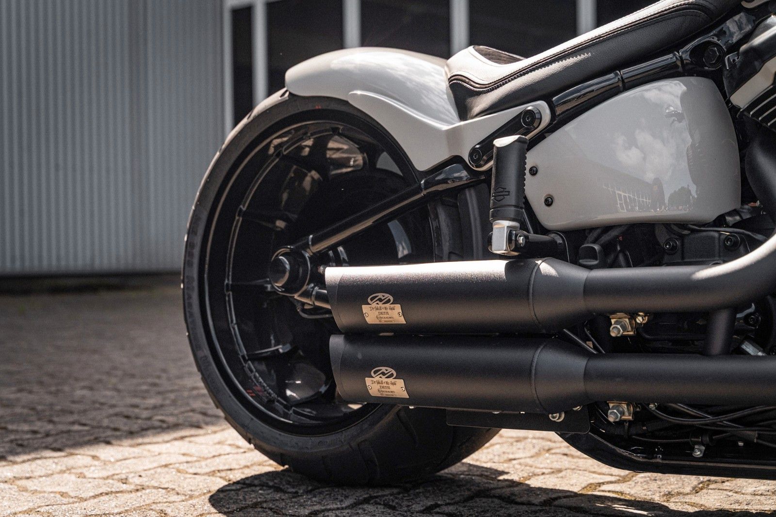 Fahrzeugabbildung Harley-Davidson DARK FAT BOY FLFBS 114 MY24 -JEKILL&HYDE-