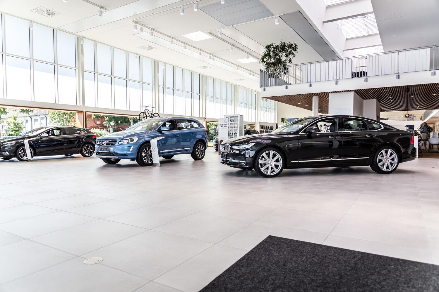 showroom-image-top