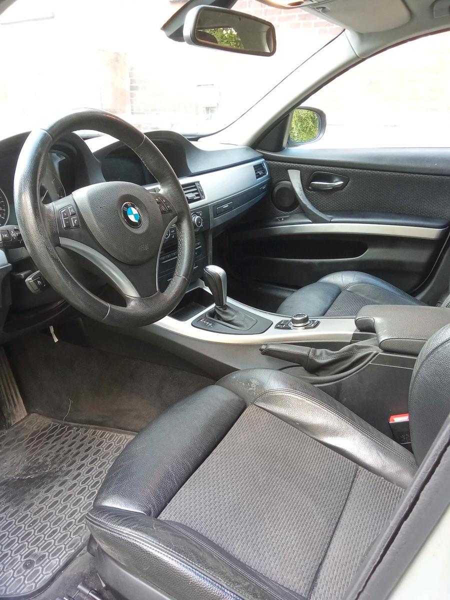 BMW 320 2011 — photo 12