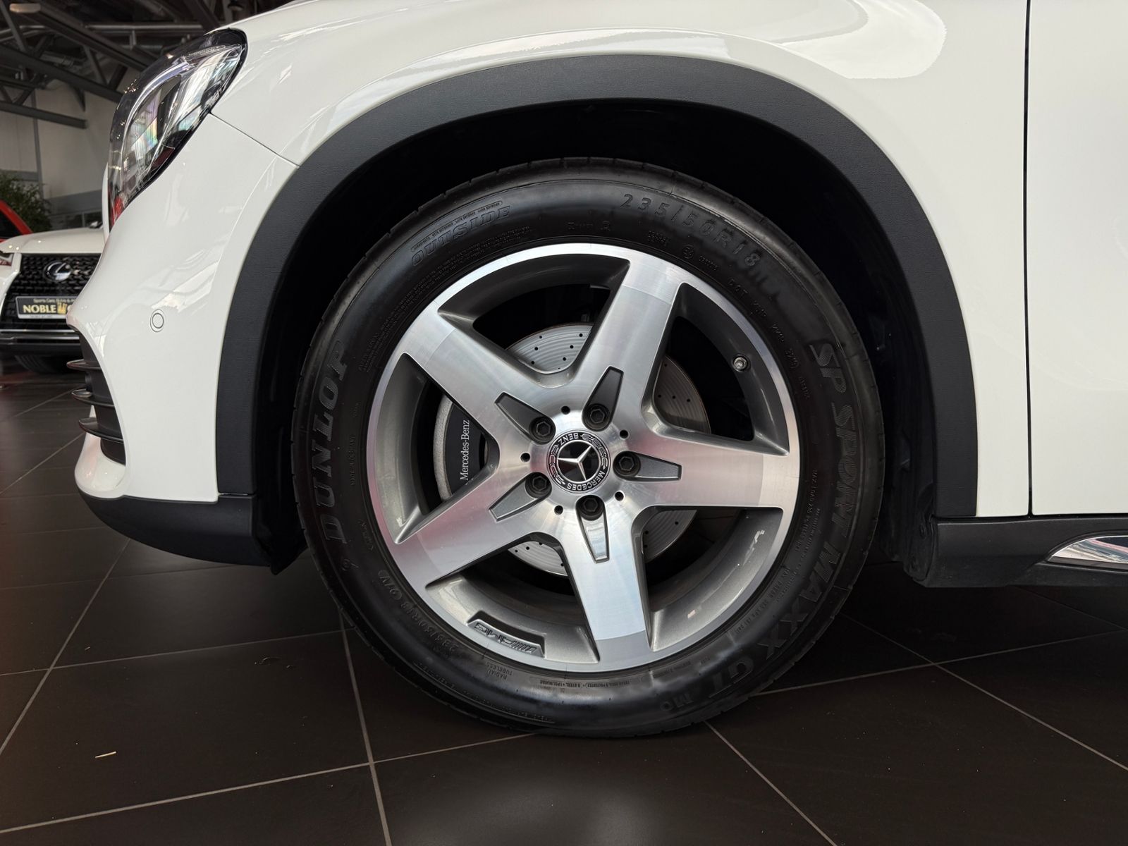 Fahrzeugabbildung Mercedes-Benz GLA 250 4Matic AMG Line AHK PANO 360°