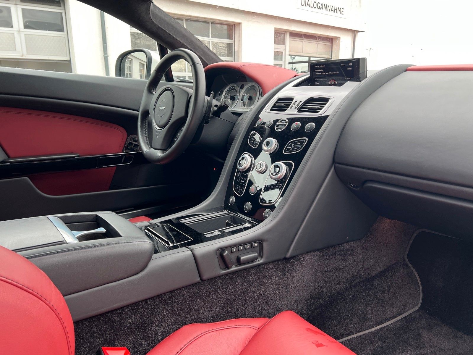 Fahrzeugabbildung Aston Martin V8 Vantage Coupe*RFK nur 18TKM*wie NEU