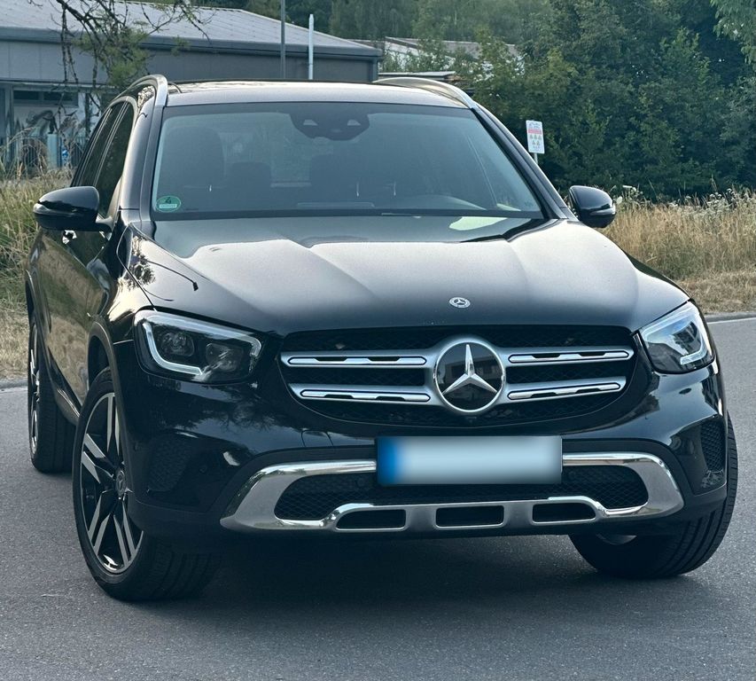 Image of Mercedes-Benz GLC 300