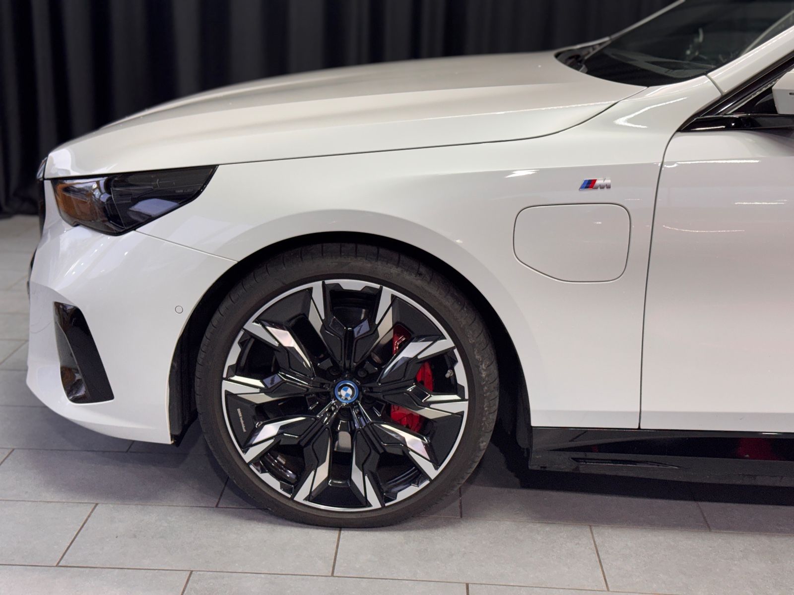 Fahrzeugabbildung BMW 550e Lim. xDrive M SPORT|CARBON|PANO|21 ZOLL|