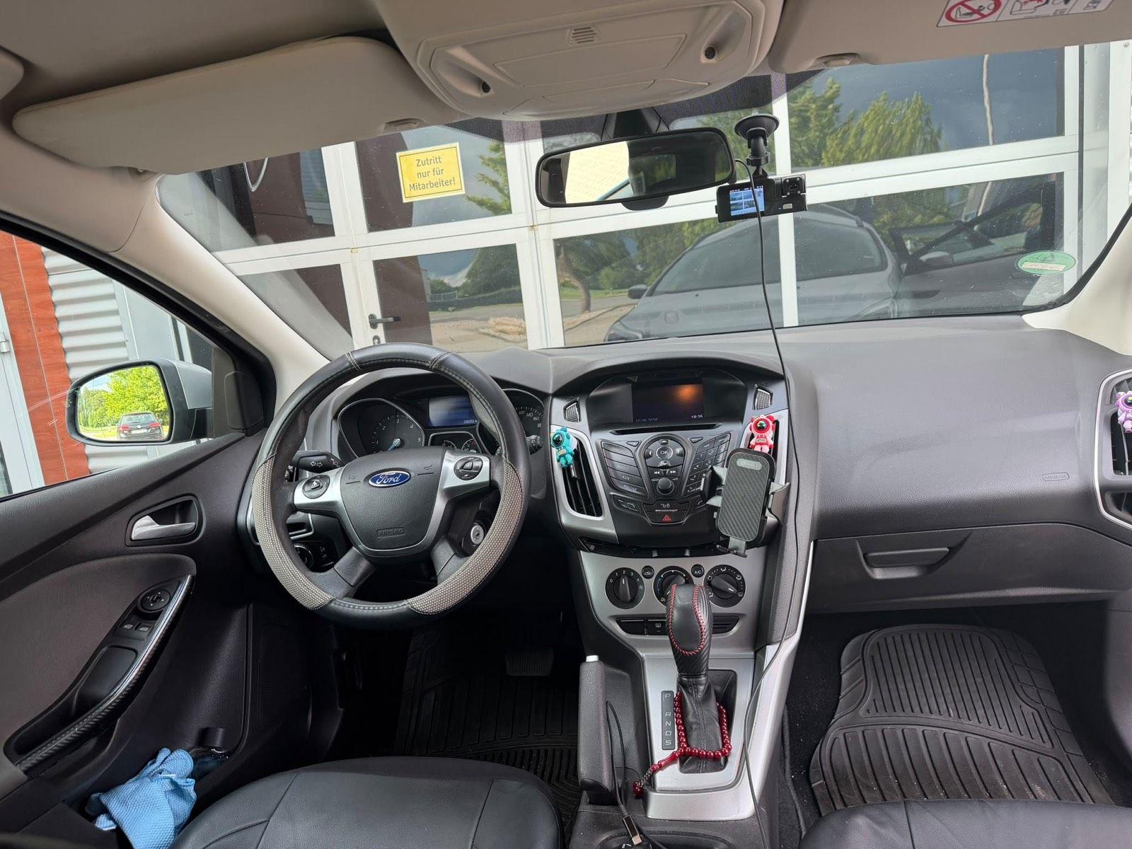 Ford Focus 2014 — photo 7