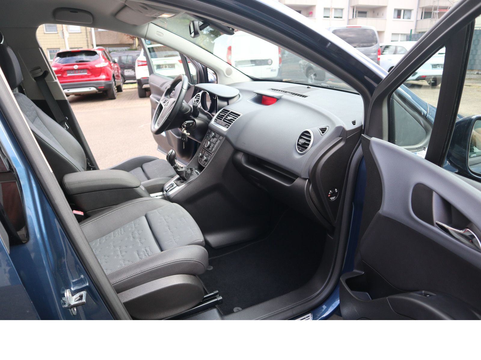 Fahrzeugabbildung Opel Meriva Innovation Tempo SHZ Scheckheftgepflegt