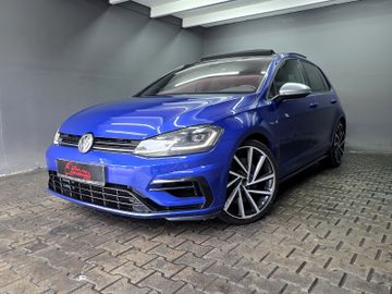 Volkswagen Golf - 1