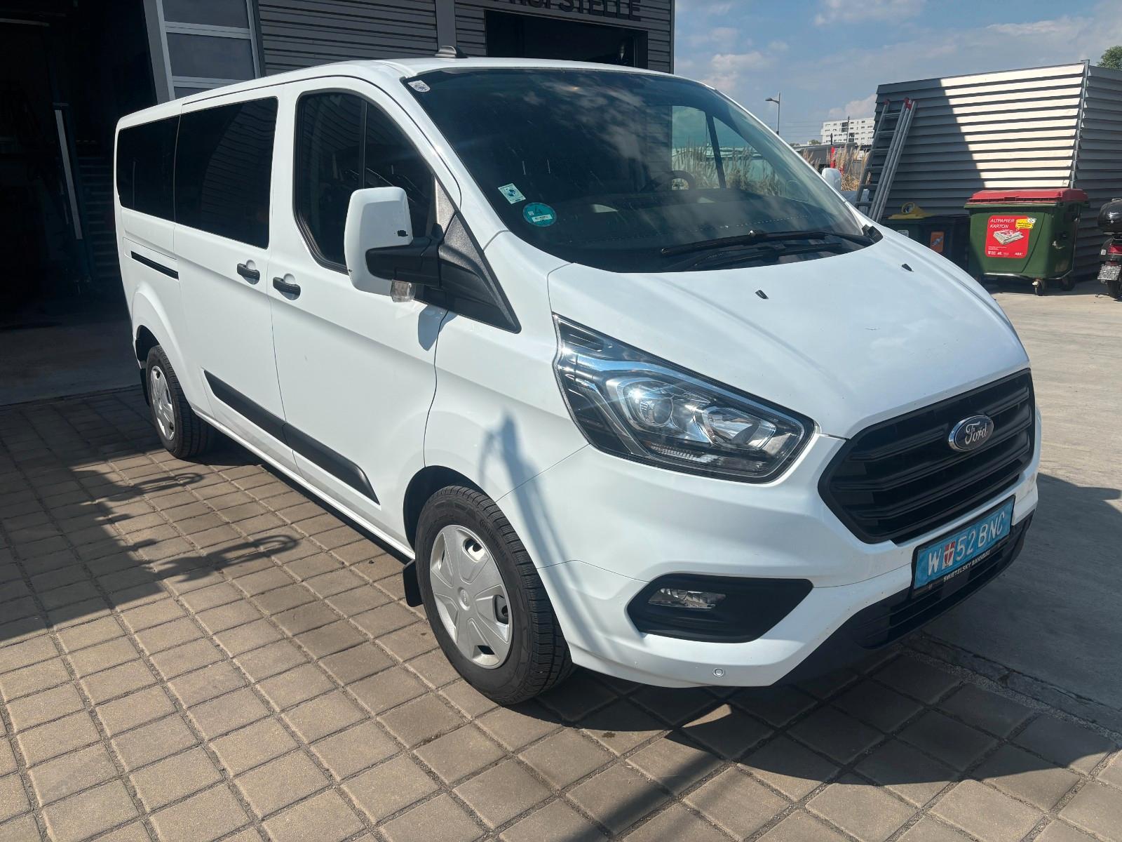 Ford Tourneo Custom 2.0 EcoBlue 110kW 320 L1 Navi