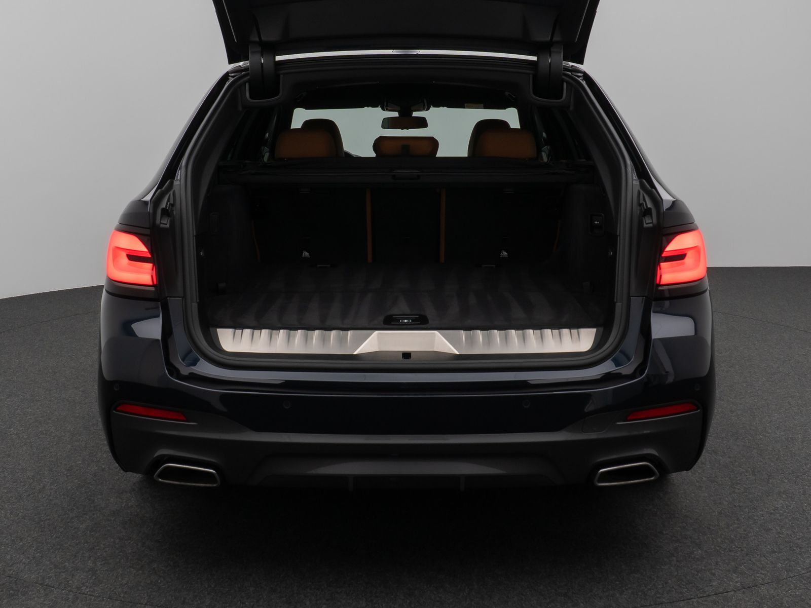 Fahrzeugabbildung BMW 530e M Sport 360°Laser HUD DAB H/K Komfort Alarm