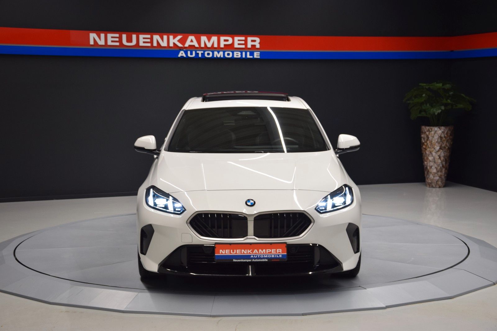 Fahrzeugabbildung BMW 118 d M Sport Pano Ambiente LED Kamera Alcantara
