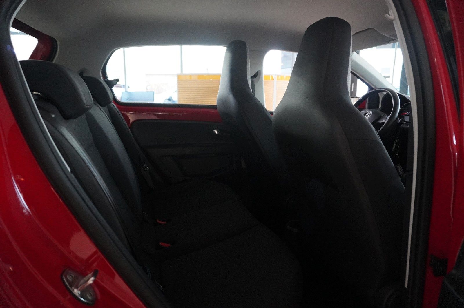 Fahrzeugabbildung Volkswagen up! 1.0 MOVE 5-TÜR KLIMA/SHZ/USB/NEBEL/SPORT/LED