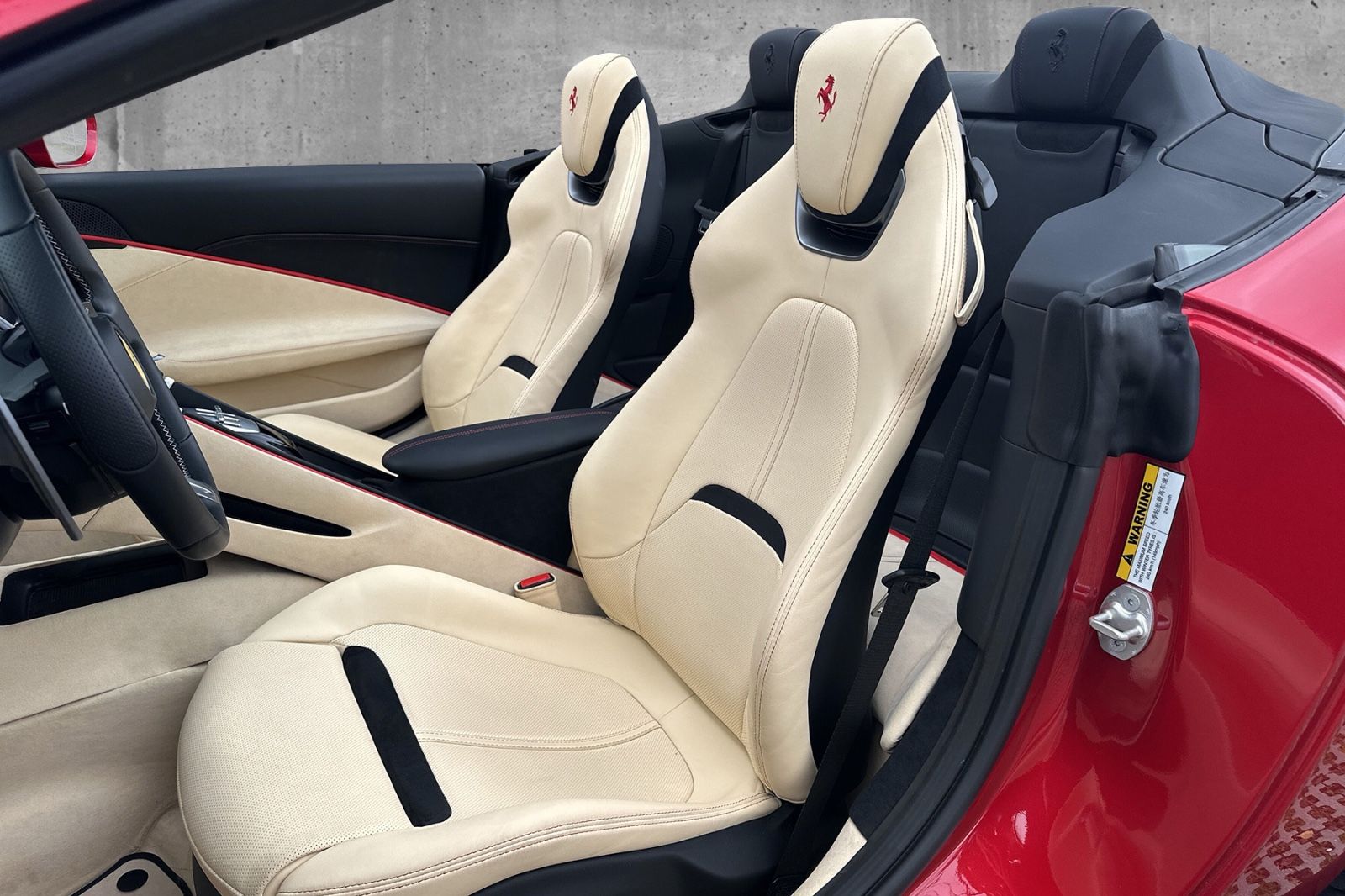 Fahrzeugabbildung Ferrari Roma Spider*dt. Auto*360° Kam*Belüftet*Neck Warm