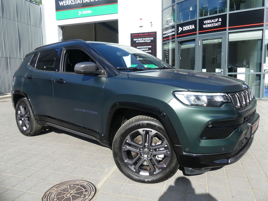 Jeep Compass — hlavná fotografia