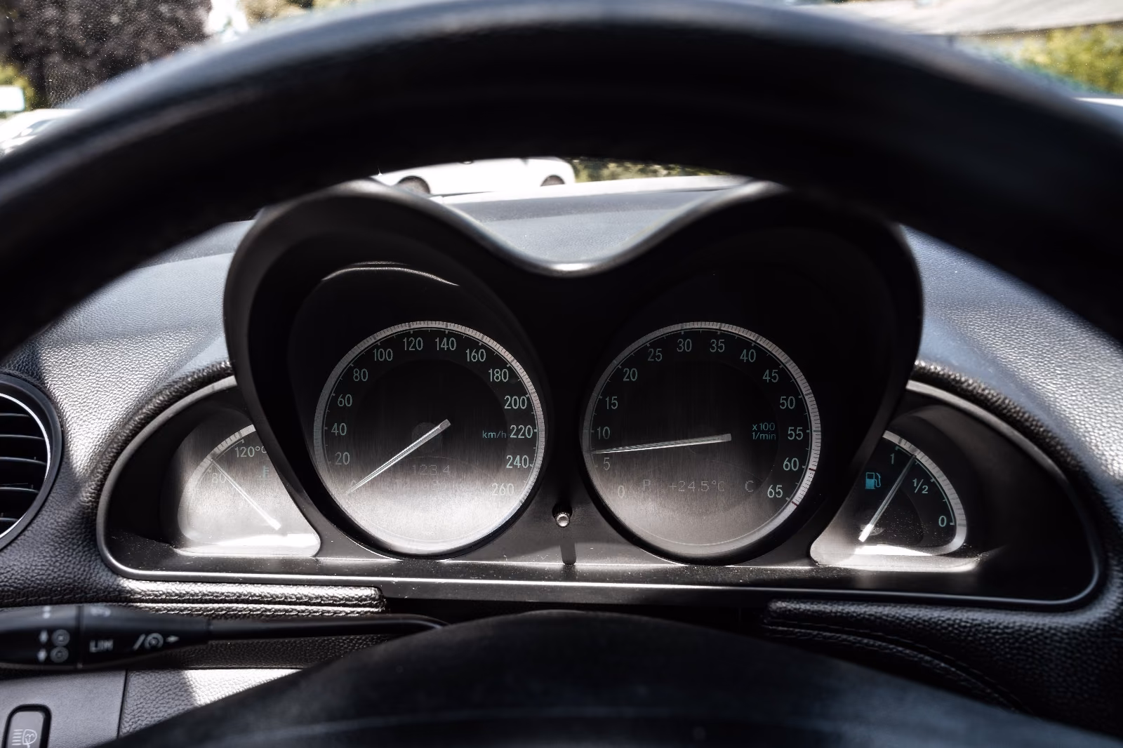 Mercedes-Benz SL 350 3.7 V6 245 ch BVA / Cuir / Bi-Xénon / Sièges chauffants / Jantes 20" AMG